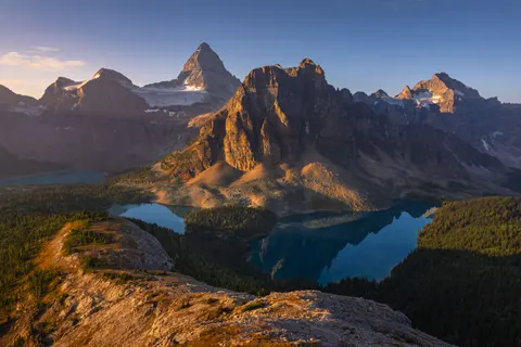 Misty Mountain Lake 4K Wallpaper · nature · 3840×2560
