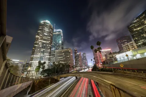 Los Angeles bij Nacht 4K-achtergrond · city · 3840×2560