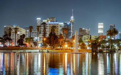Los Angeles bij Nacht 4K-achtergrond · city · 3840×2395