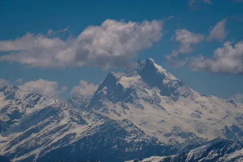 雪山之巅 4K壁纸 · mountains · 3840×2560