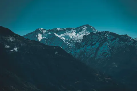 Snow Leopard 4K Wallpaper · animals · 3840×2560