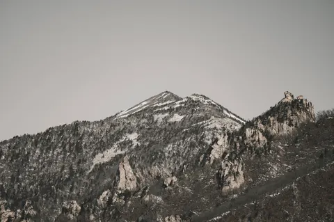 Fondo de pantalla Cima Nevada 4K · mountains · 3840×2552