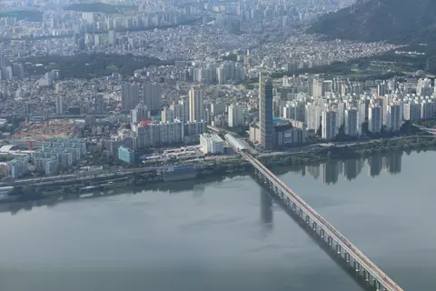 Wallpaper Malam Seoul 4K · city · 3840×2560