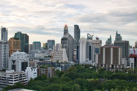 Fondo de pantalla Skyline de Bangkok 4K · city · 3840×2560