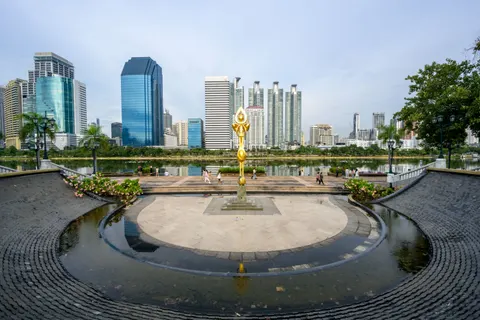 बैंकॉक स्काईलाइन 4K वॉलपेपर · city · 3840×2560