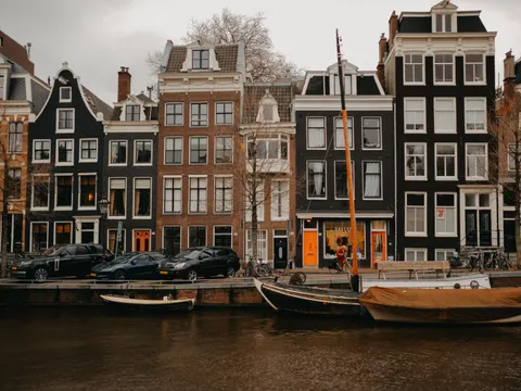 Amsterdam Canals 4K Wallpaper · city · 3840×2882
