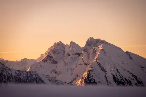 Hình nền Dãy Núi 4K · mountains · 3840×2555
