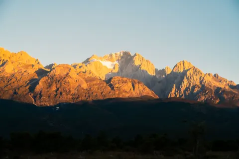 Fondo de pantalla Cordillera 4K · mountains · 3840×2560
