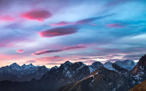 والپیپر رشته‌کوه با کیفیت 4K · mountains · 3840×2400