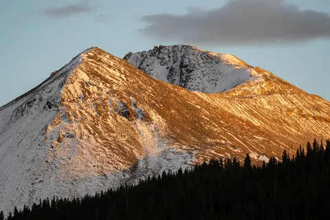 Tapeta Pasmo Górskie 4K · mountains · 3840×2560