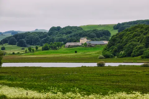 Fondo de pantalla Colinas verdes 4K · nature · 3840×2560