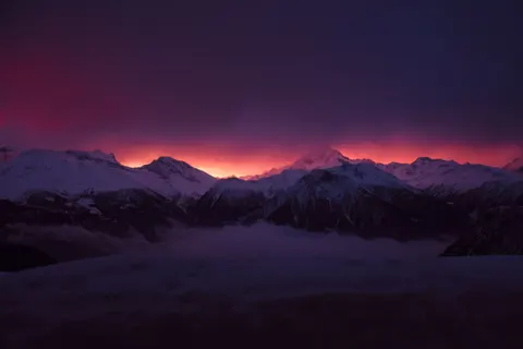 Papel de parede Cadeia de Montanhas 4K · mountains · 3840×2560