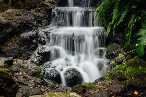 Fond d'écran Cascade 4K · nature · 3840×2560