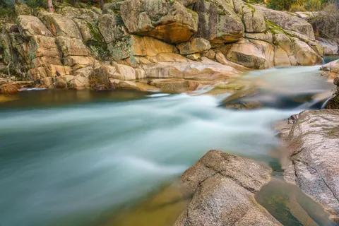 خلفية شلال بدقة 4K · nature · 3840×2561