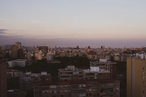 والپیپر منظره پشت‌بام با کیفیت 4K · city · 3840×2563