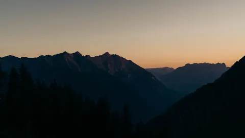 산맥 4K 배경화면 · mountains · 3840×2160