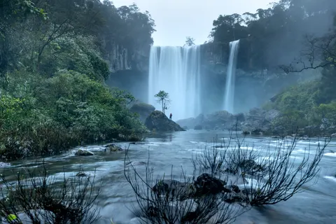 Fond d'écran Cascade 4K · nature · 3840×2560