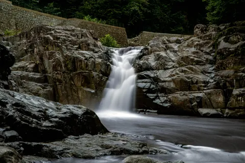 瀑布 4K壁纸 · nature · 3840×2560