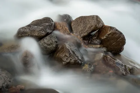Fond d'écran Cascade 4K · nature · 3840×2560