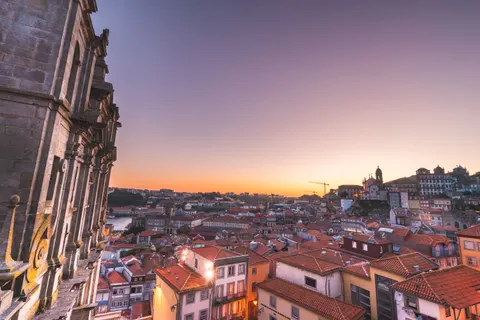 Fond d'écran Vue depuis un toit 4K · city · 3840×2560