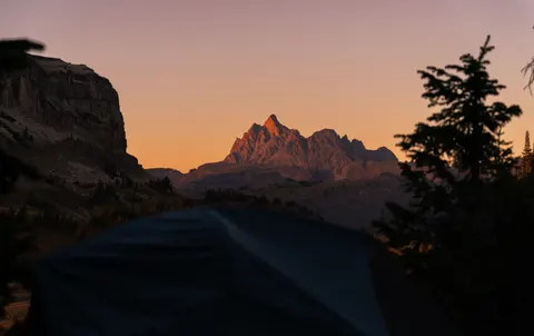 Papel de parede Cadeia de Montanhas 4K · mountains · 3840×2418