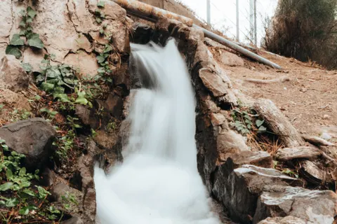 Fond d'écran Cascade 4K · nature · 3840×2560