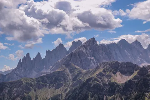 多洛米蒂山 4K壁纸 · mountains · 3840×2560