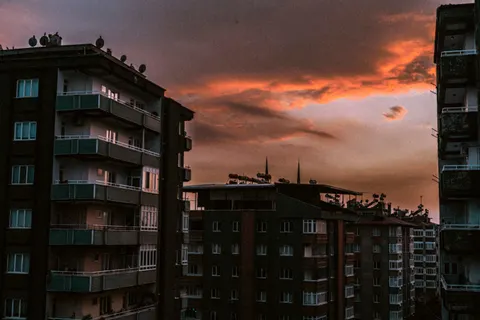 Fond d'écran Vue depuis un toit 4K · city · 3840×2560