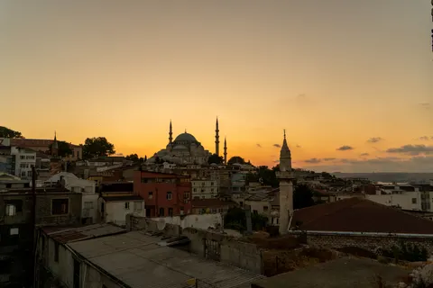 والپیپر منظره پشت‌بام با کیفیت 4K · city · 3840×2561