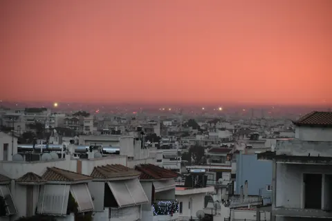 Fond d'écran Vue depuis un toit 4K · city · 3840×2560