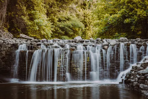 Fond d'écran Cascade 4K · nature · 3840×2560