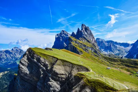 多洛米蒂山 4K桌布 · mountains · 3840×2560