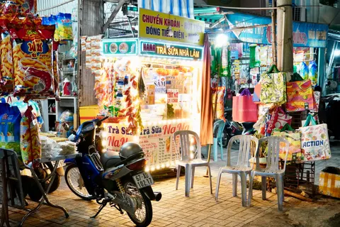 Hình nền Chợ Đêm 4K · city · 3840×2560