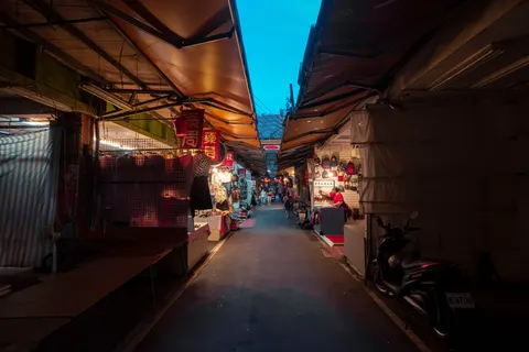 Hình nền Chợ Đêm 4K · city · 3840×2561