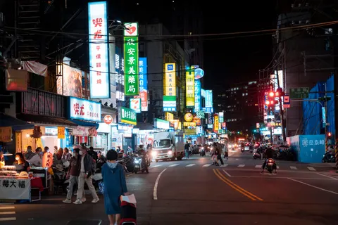Hình nền Chợ Đêm 4K · city · 3840×2561