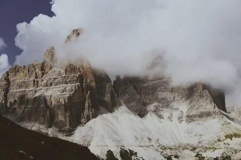 Hình nền Dãy Núi Dolomites 4K · mountains · 3840×2560