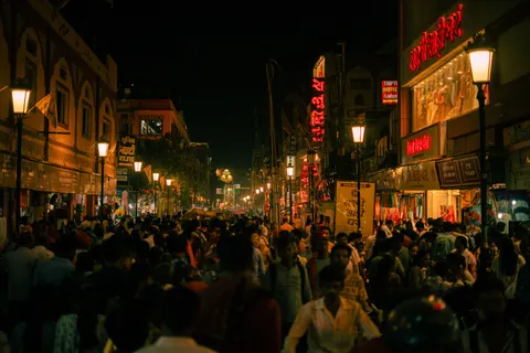 Tapeta Nocny Targ 4K · city · 3840×2560