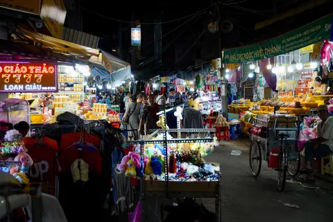 Hình nền Chợ Đêm 4K · city · 3840×2560