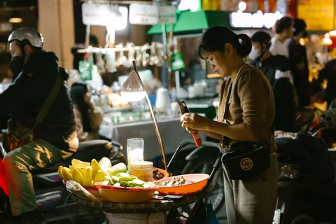 Hình nền Chợ Đêm 4K · city · 3840×2560