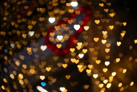 Fondo de pantalla Luces bokeh 4K · abstract · 3840×2587