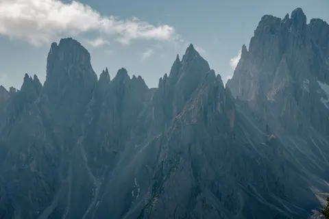 Hình nền Dãy Núi Dolomites 4K · mountains · 3840×2560