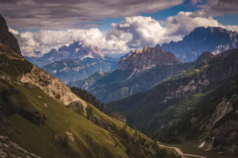 Hình nền Dãy Núi Dolomites 4K · mountains · 3840×2560