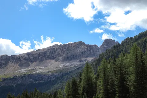 Fondo de pantalla Dolomitas 4K · mountains · 3840×2560
