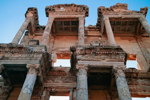 Roman Ruins 4K Wallpaper · architecture · 3840×2560