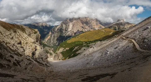 多洛米蒂山 4K桌布 · mountains · 3840×2101