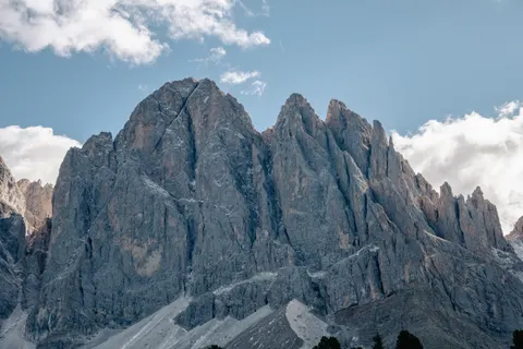 多洛米蒂山 4K壁纸 · mountains · 3840×2560