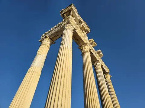 Greek Temple 4K Wallpaper · architecture · 3840×2880