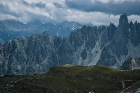 Hình nền Dãy Núi Dolomites 4K · mountains · 3840×2560