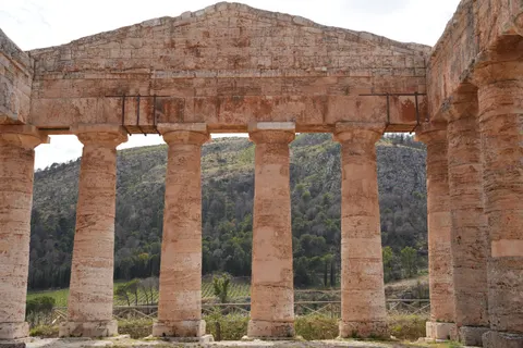 Greek Temple 4K Wallpaper · architecture · 3840×2560