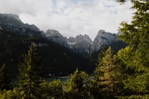Hình nền Dãy Núi Dolomites 4K · mountains · 3840×2560